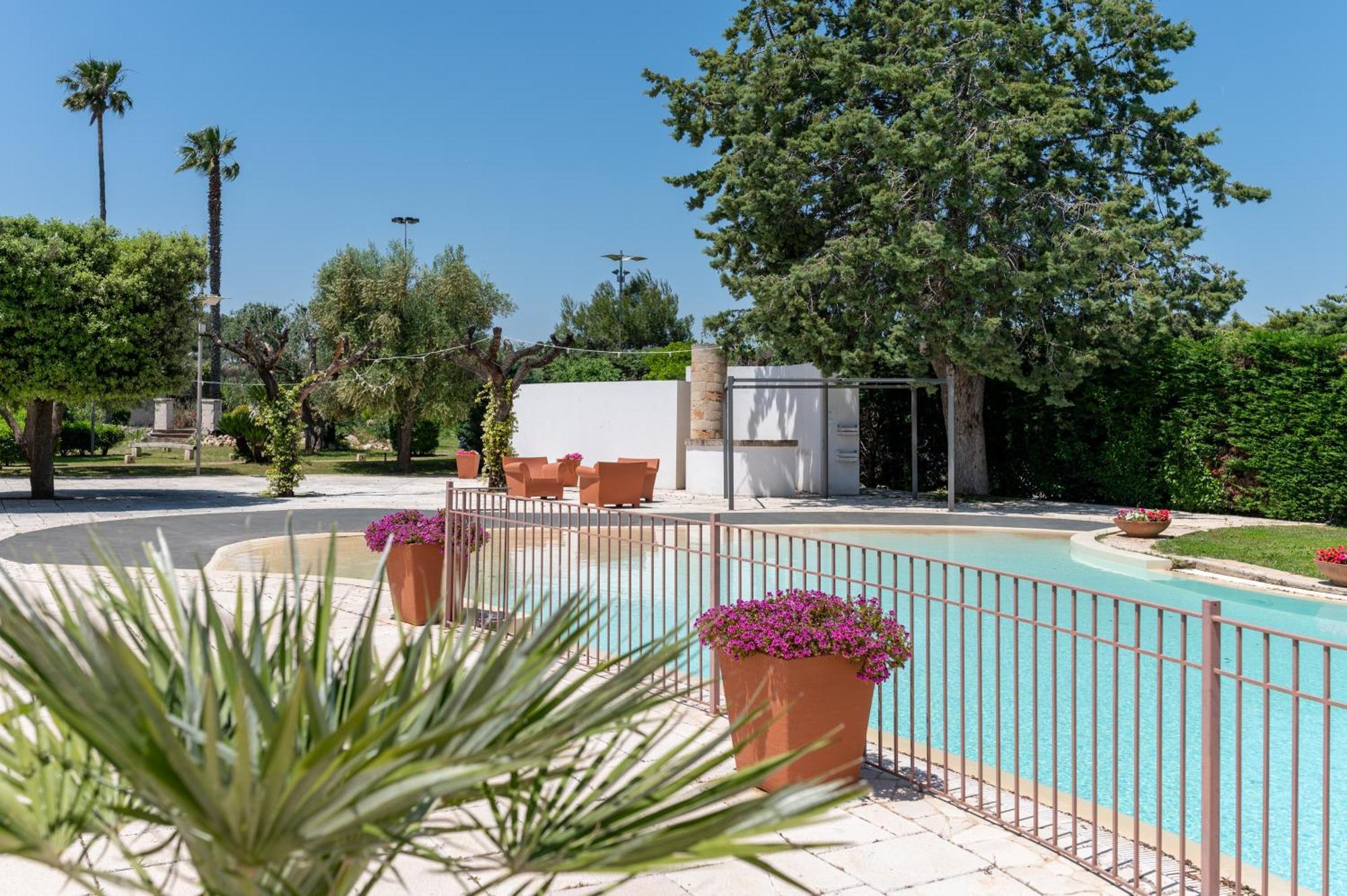 Relais Porta Del Sud Hotel Ostuni Buitenkant foto
