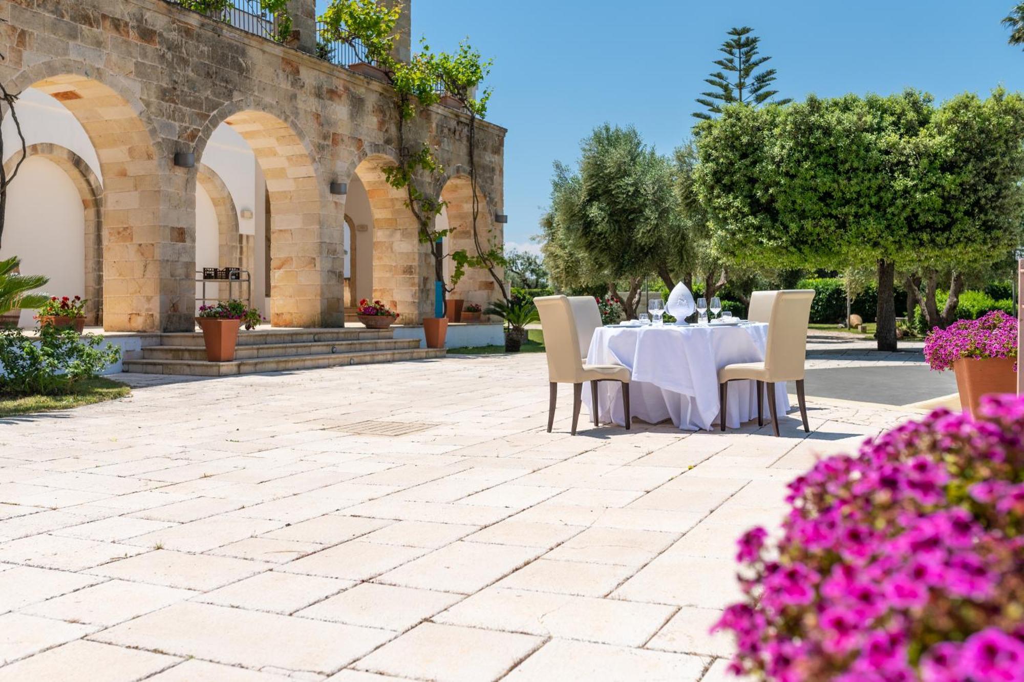 Relais Porta Del Sud Hotel Ostuni Buitenkant foto